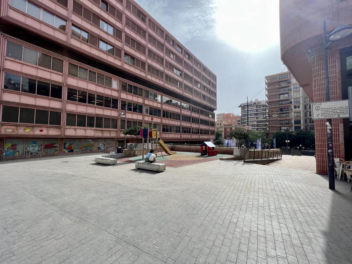 Cozy San Cristobal Apartment In Heart Of Alicante Exterior photo