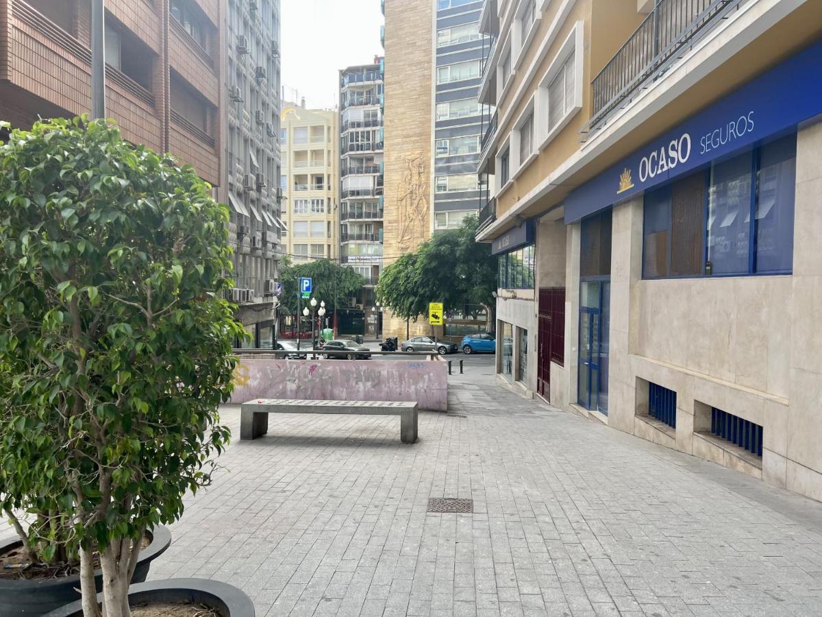 Cozy San Cristobal Apartment In Heart Of Alicante Exterior photo